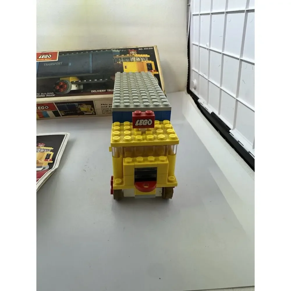 LEGO Model Maker Delivery Truck 333:290 Complete Set 68 Pieces Plastic